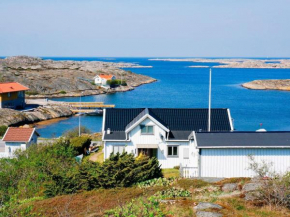 2 person holiday home in V JERN in Kungshamn